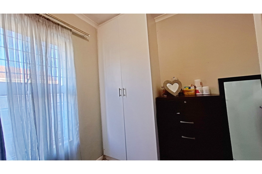 2 Bedroom Property for Sale in Broadlands Village Western Cape